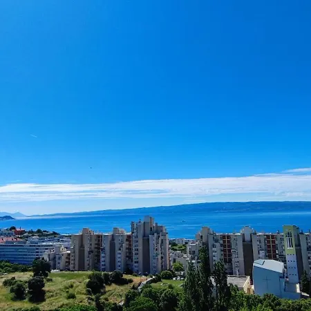The View, 3 Bedroom 아파트