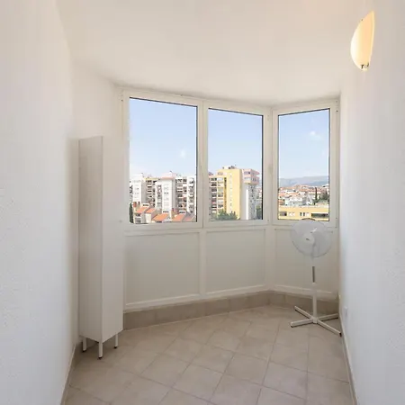The View, 3 Bedroom Apartment *
